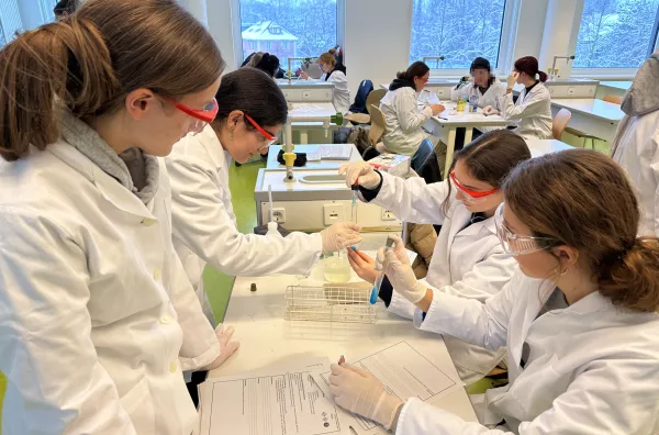 Fachschaft Chemie des Gymnasium Max Josef Stift
