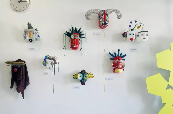 Ausstellung Q12 Romuald Hazoume