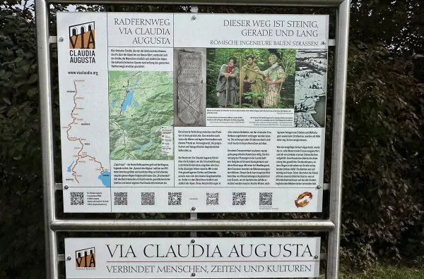 Informationstafeln des Vereins Via Claudia Augusta Bayern e.V.